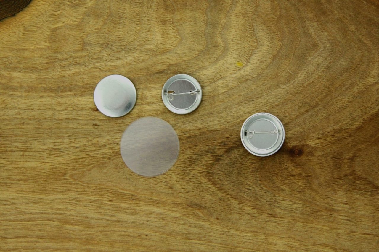 komponenty do przypinek 25mm z agrafką