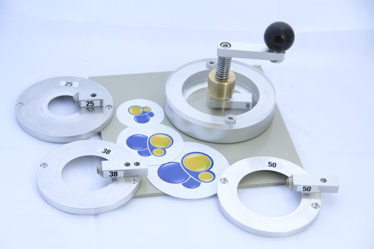 wycinarka do papieru KB02 do przypinek 50mm