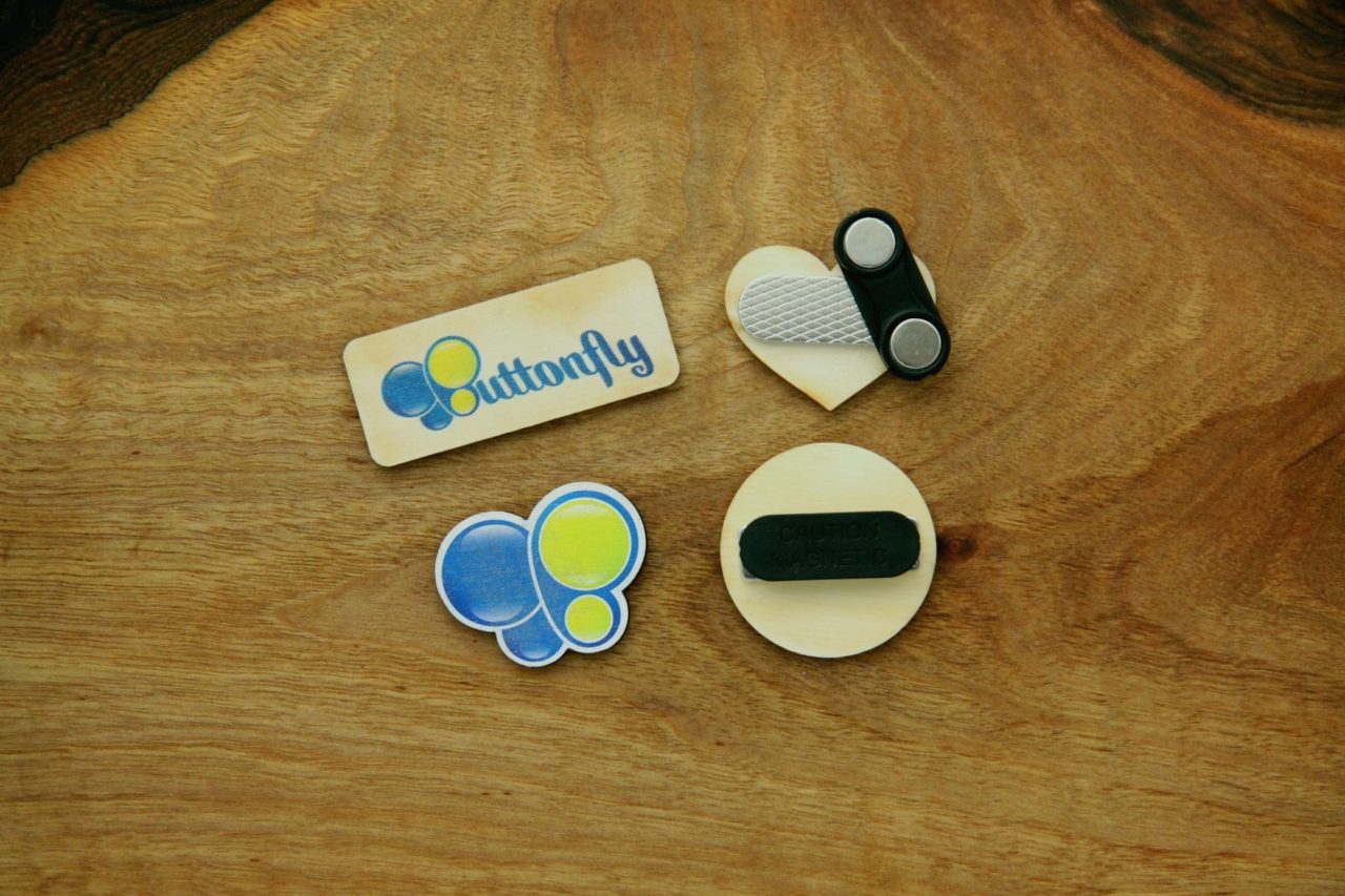 przypinki drewniane z nadrukiem z podwójnym magnesem