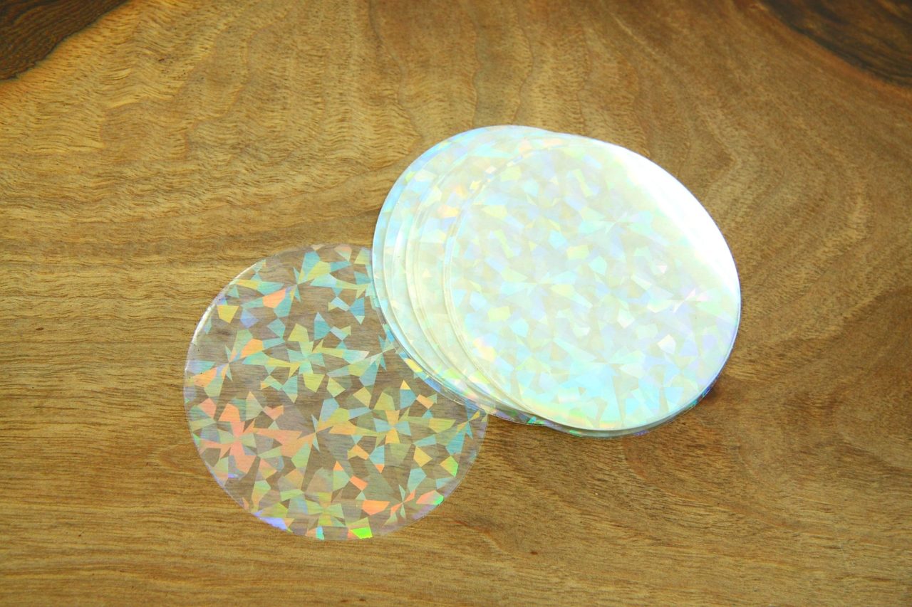 folia holograficzna do przypinek