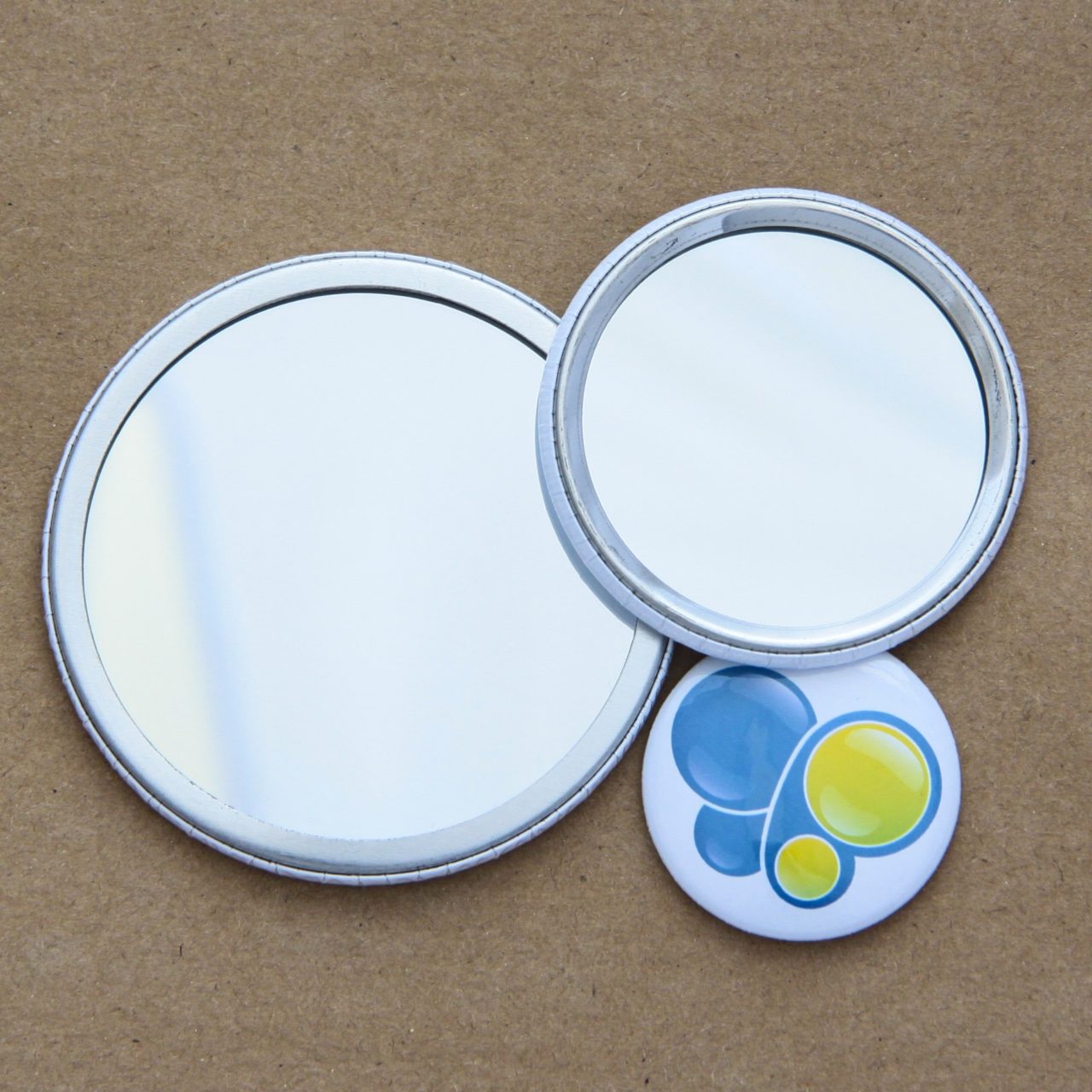 06. Buttony z lusterkiem