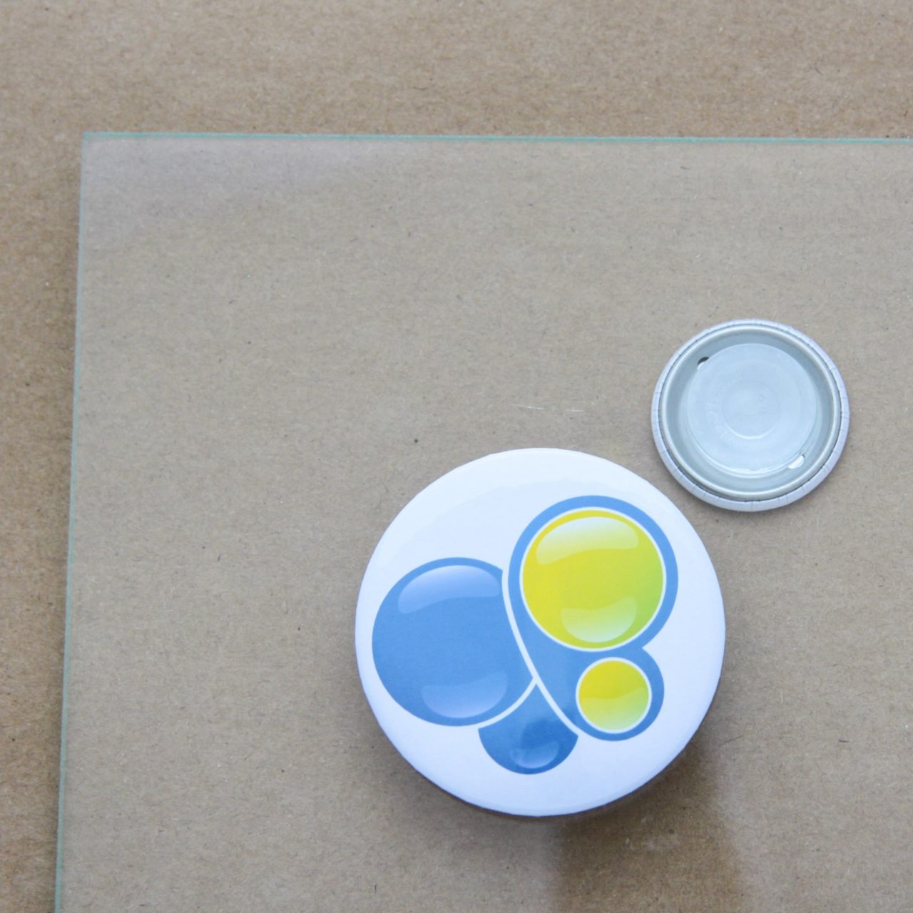 07. Przypinki na szybę