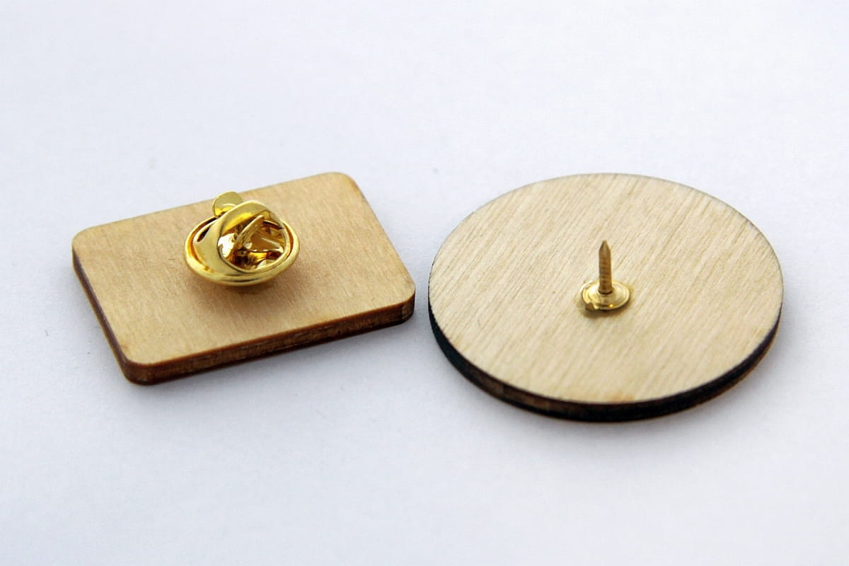 zatyczki do przypinek złote